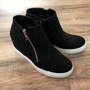 NWOT Black Wedge Sneakers